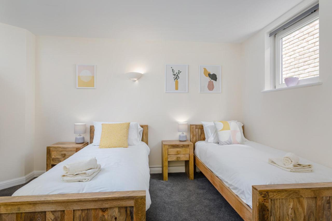 2 Bedroom City Centre Townhouse - With Parking CBG エクステリア 写真