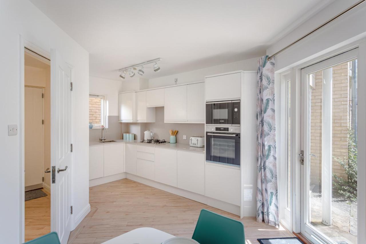 2 Bedroom City Centre Townhouse - With Parking CBG エクステリア 写真